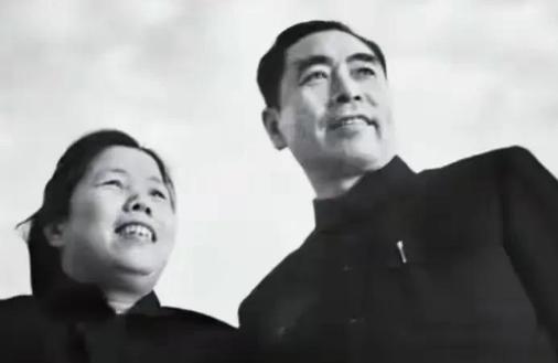 1950年邓颖超出国周恩来略显冷淡，邓颖超：总理我要向你提出抗议！


1950