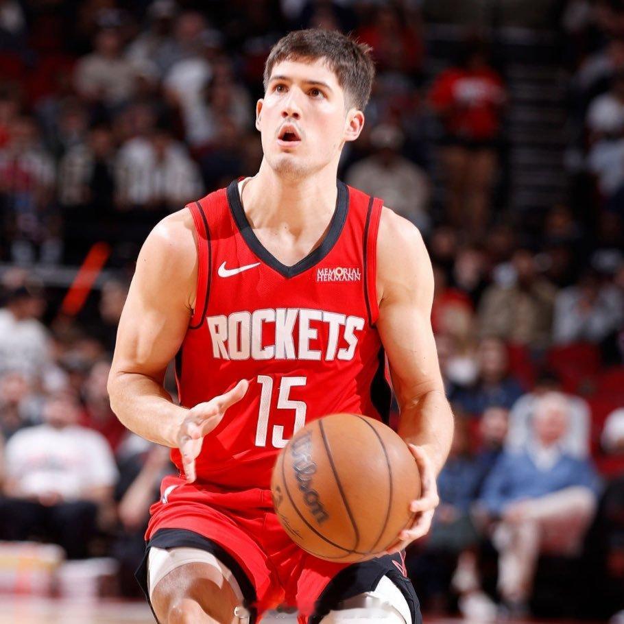 下半场对谢泼德的使用我没看懂，另外最后2秒了，谢泼德不配在场上？？？火箭不敌快船