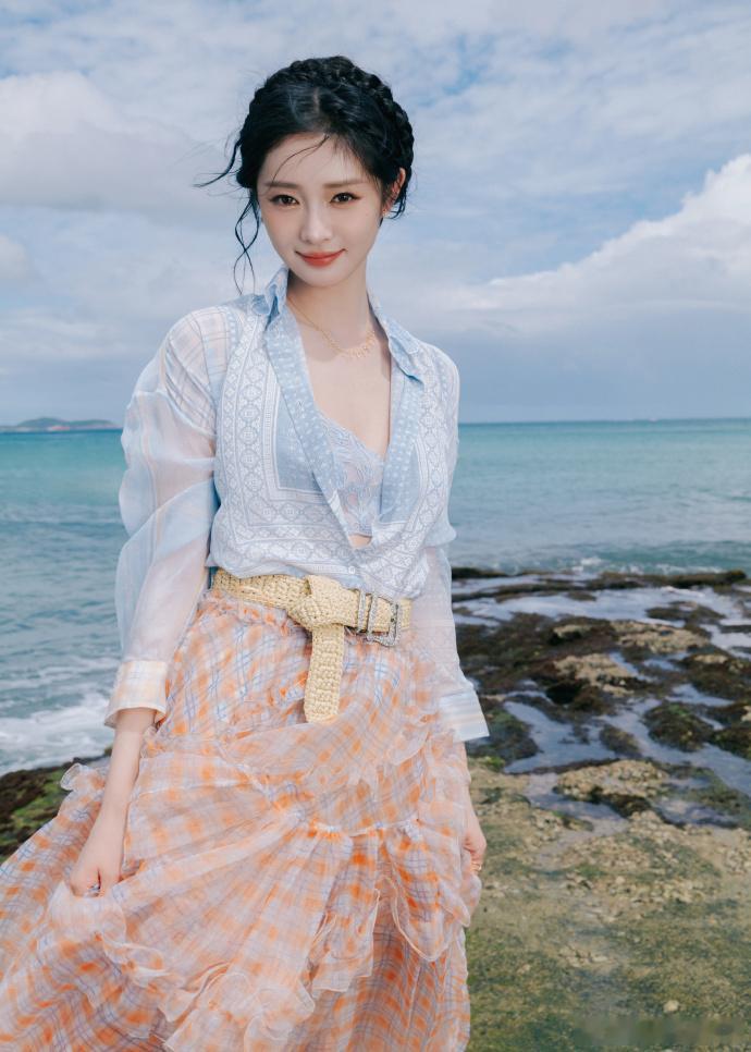 周洁琼海盐芝士妆海盐味的周洁琼好漂亮 如同这个大海的精灵一样呀，有一说一周洁琼海