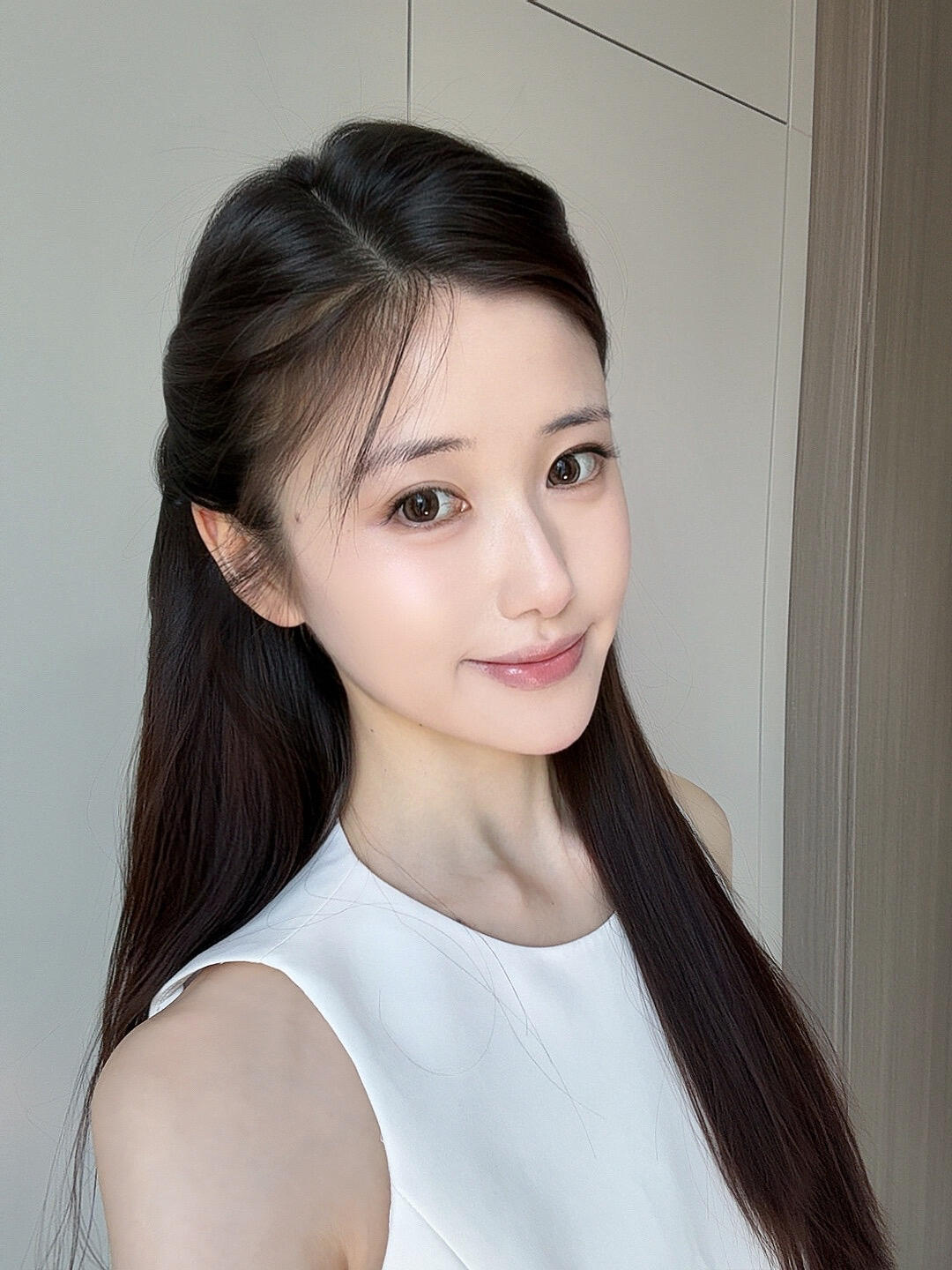 这精华，把整个玫瑰园的养分都锁进肌肤里了