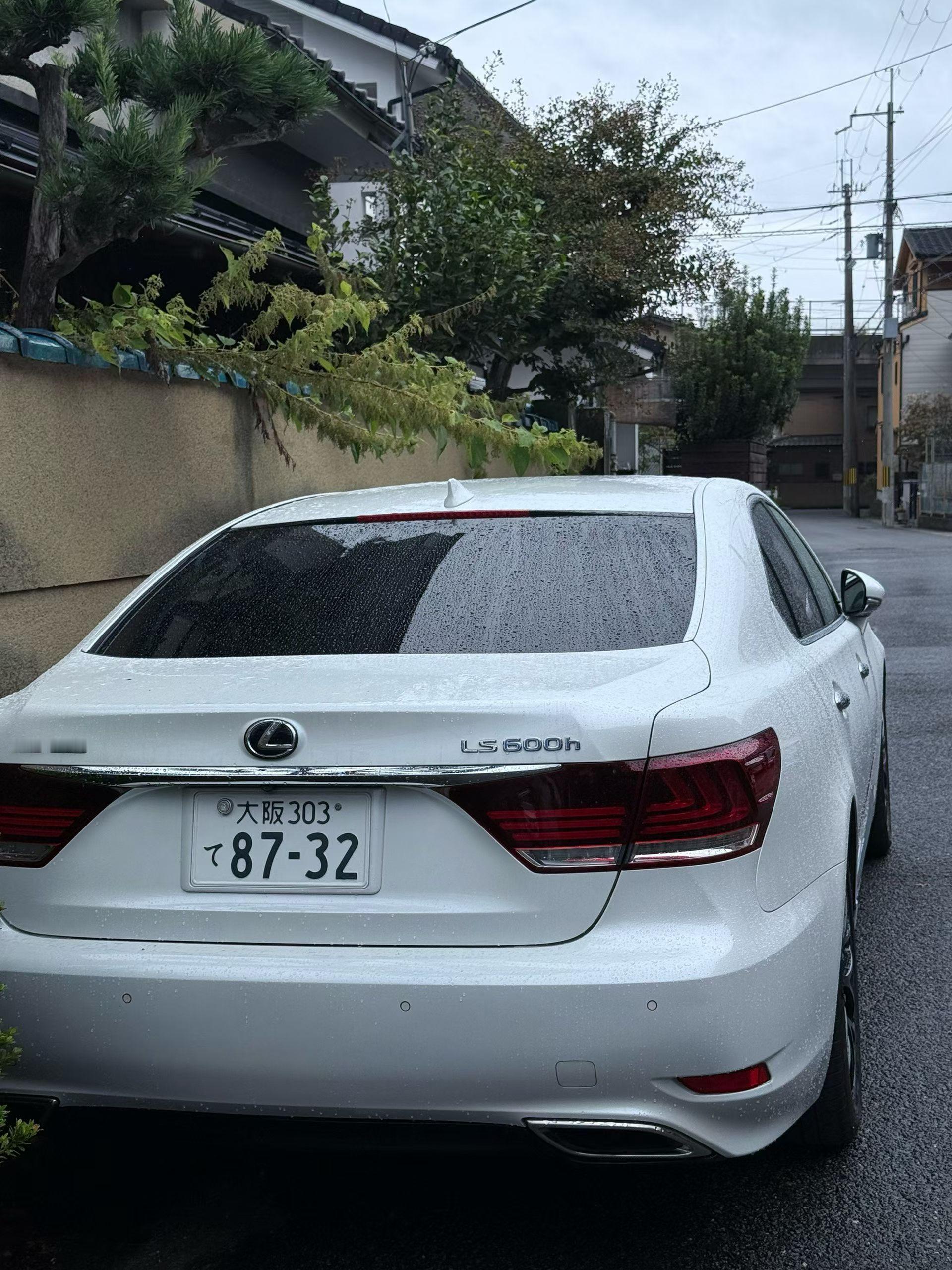 4 代改款LS 太好看了有机会买台体验一段时间不过这车在国内的行情一言难尽[泪奔