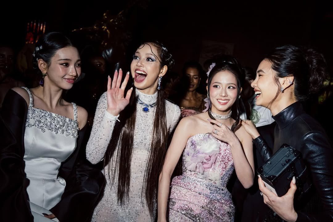 柳智敏 & Lisa & 金智秀📷 