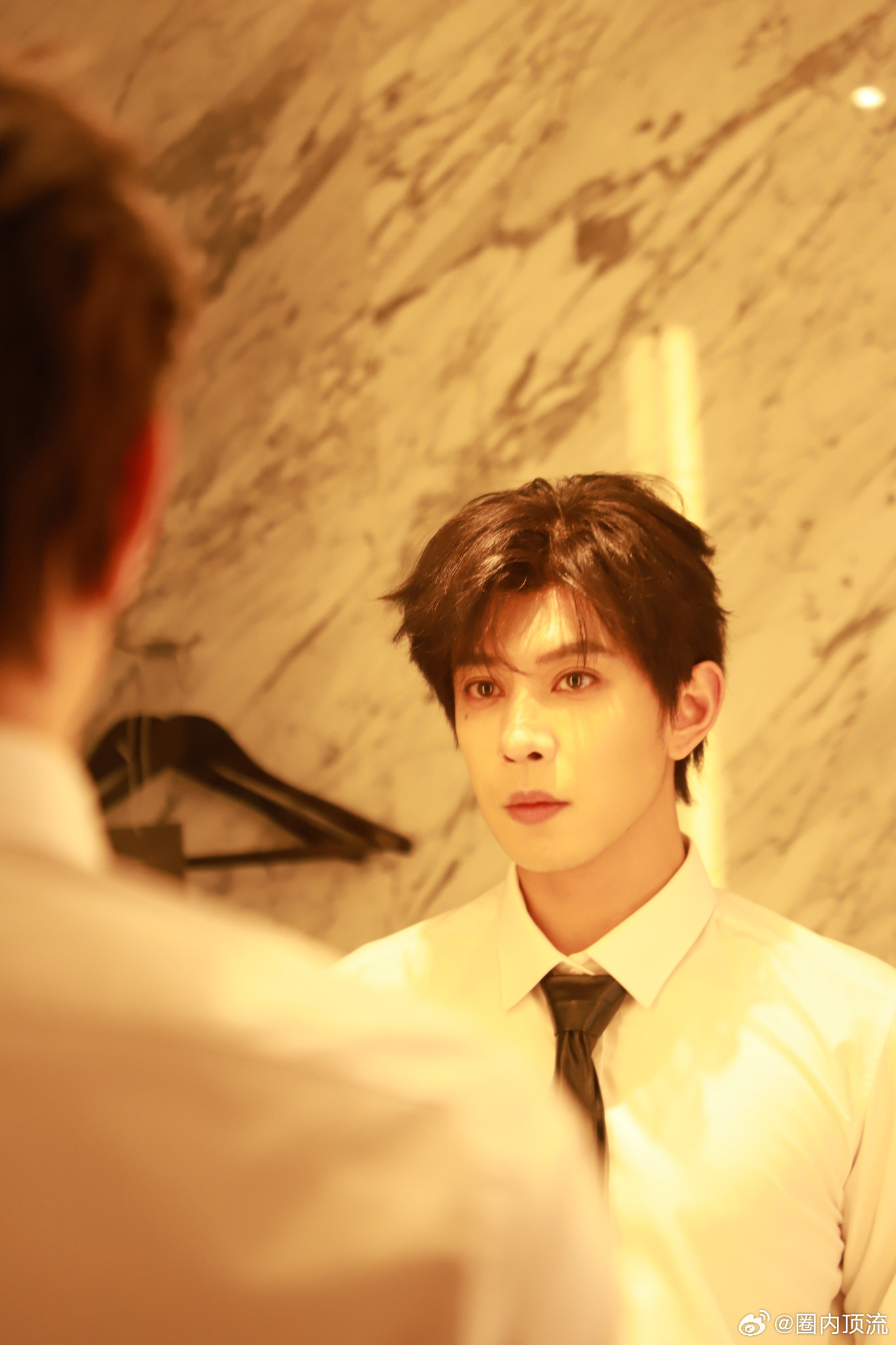 冯建宇上桌发言别人玩梗是嘴上说说，冯建宇直接物理上桌！《无限超越班》开学见面会抽