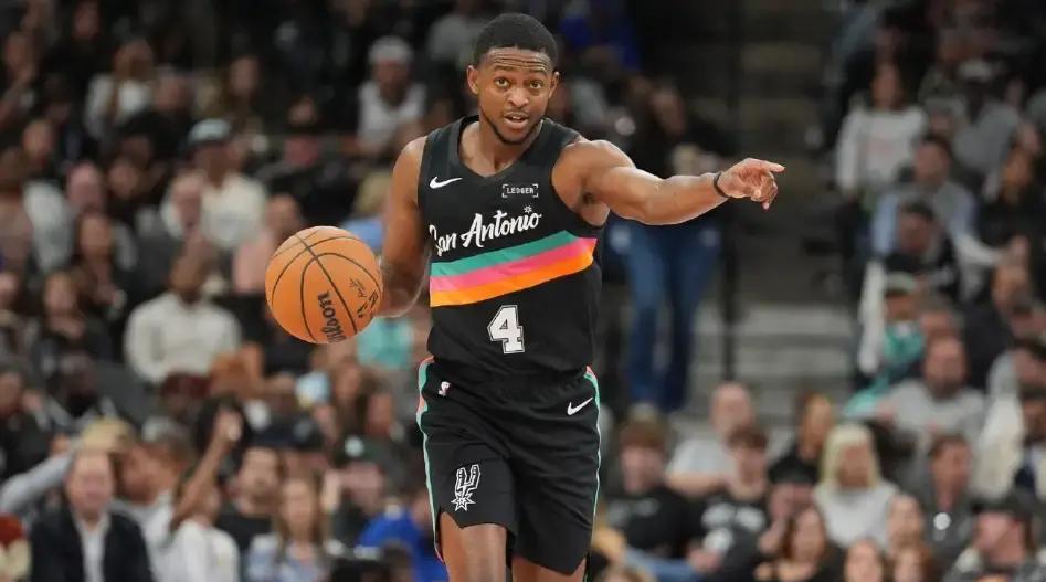 西部第一的铠甲，被一支残阵马刺用手术刀肢解了。
雷霆的防守效率，赛前高居联盟第四