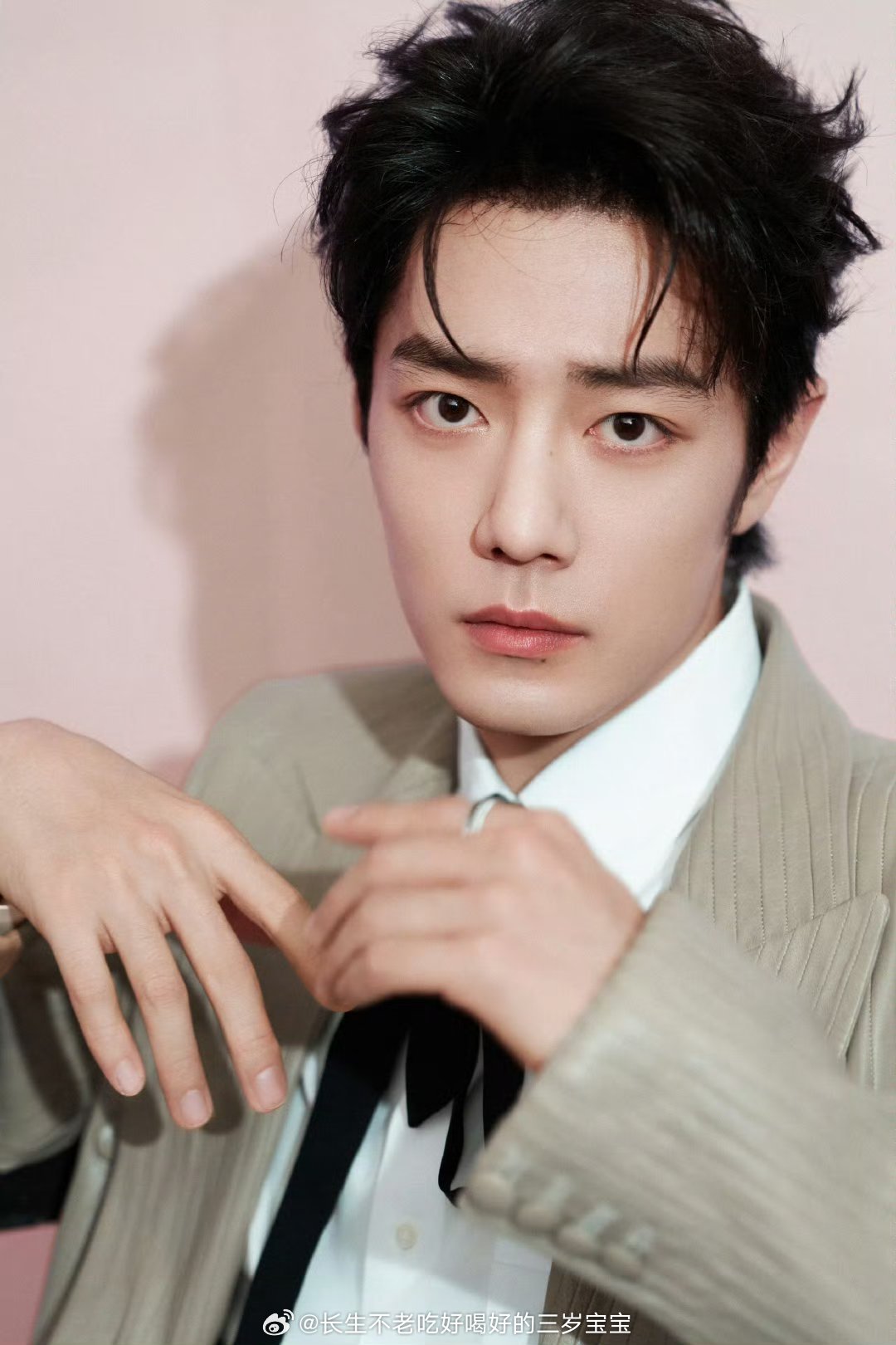 肖战红毯等马又帅又可爱，这谁顶得住啊！ 