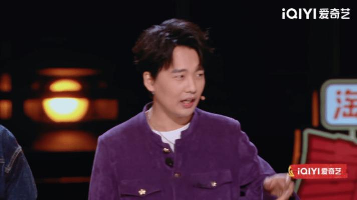 鲁豫脱口秀和平大使喜剧之王单口季 之前她只是坐在台下安静看脱口秀的观众，如今直接
