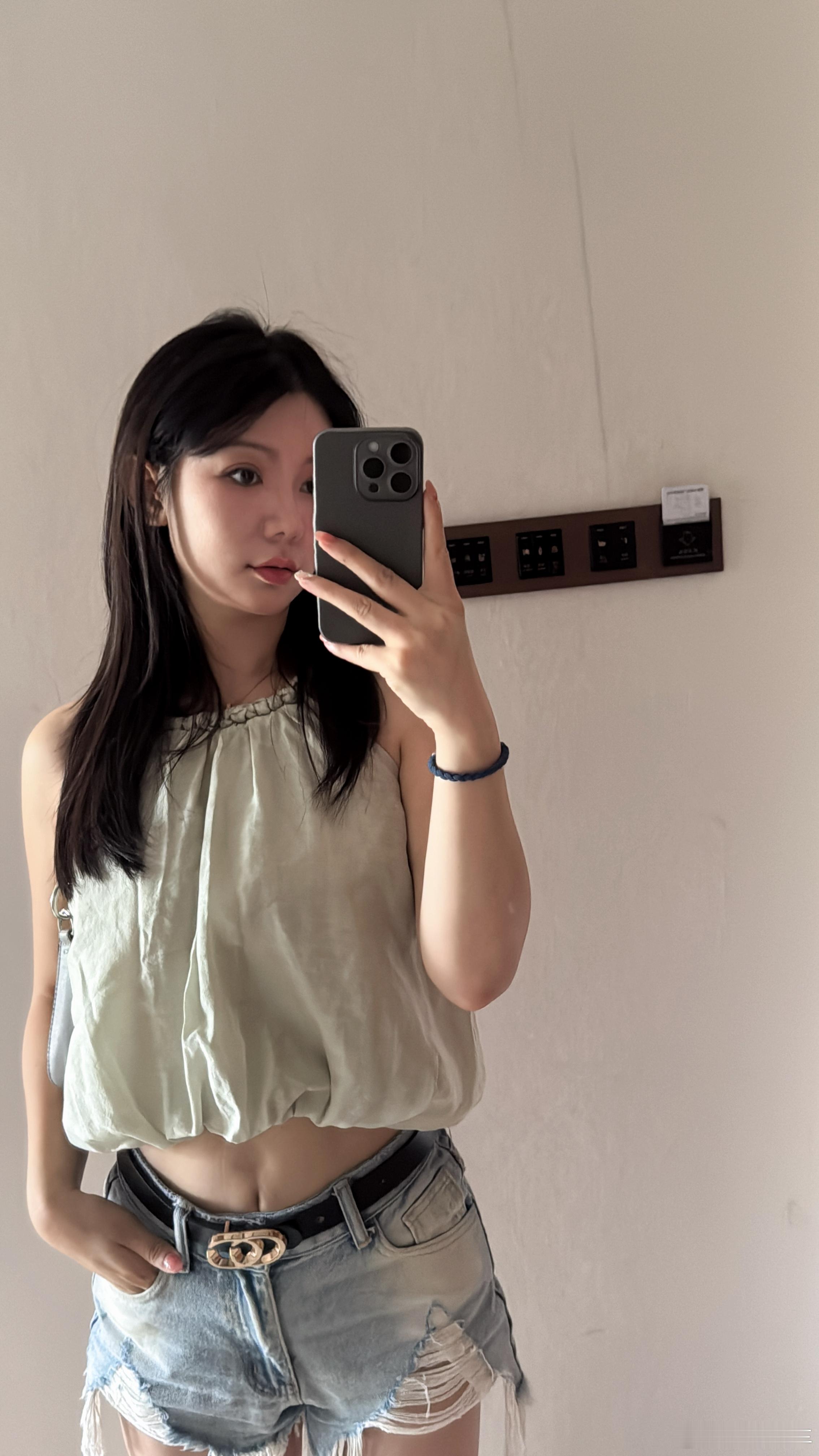 早啊，起床了吗？ ​ ​​​