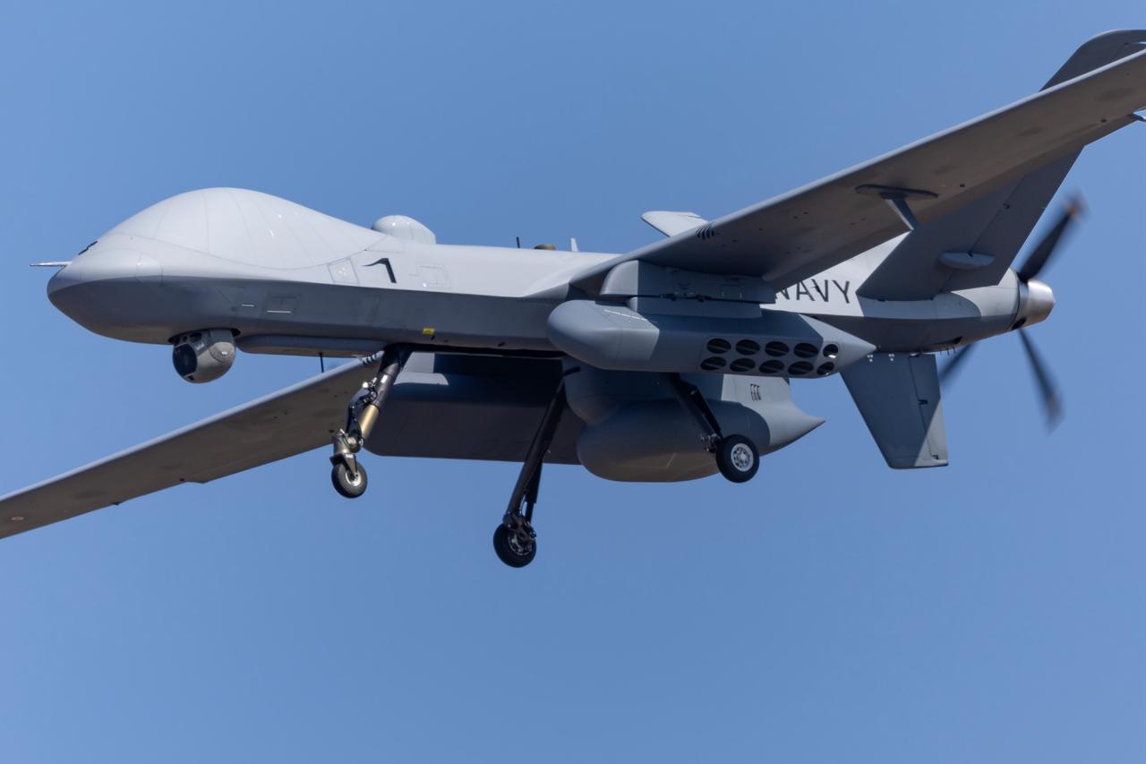 3月20日驻日美军一架MQ-9 从三泽起飞进行首次飞行，两侧都携带了声呐浮标吊舱