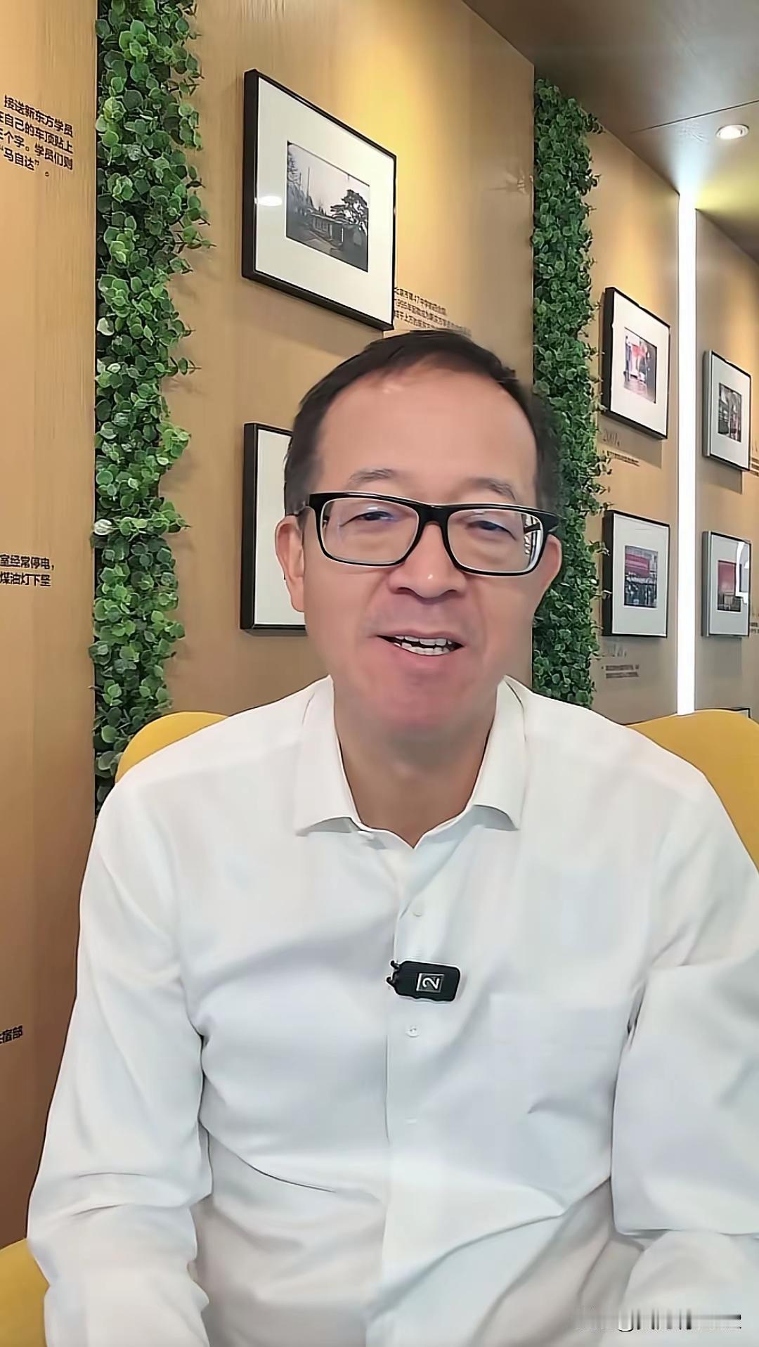 董宇辉另起炉灶，东方小孙离职，这波操作看下来，最可惜的还是俞敏洪。
 
想当年，