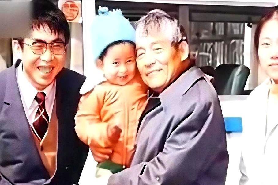 1981年起，藤泽秀行自己掏钱，一趟趟往中国跑，十三次，没让中方出一分钱。他进了