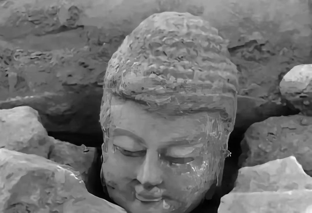 公元845年，唐武宗打仗缺钱，跑去找西明寺借。一看账本，气乐了：和尚的钱比国库还