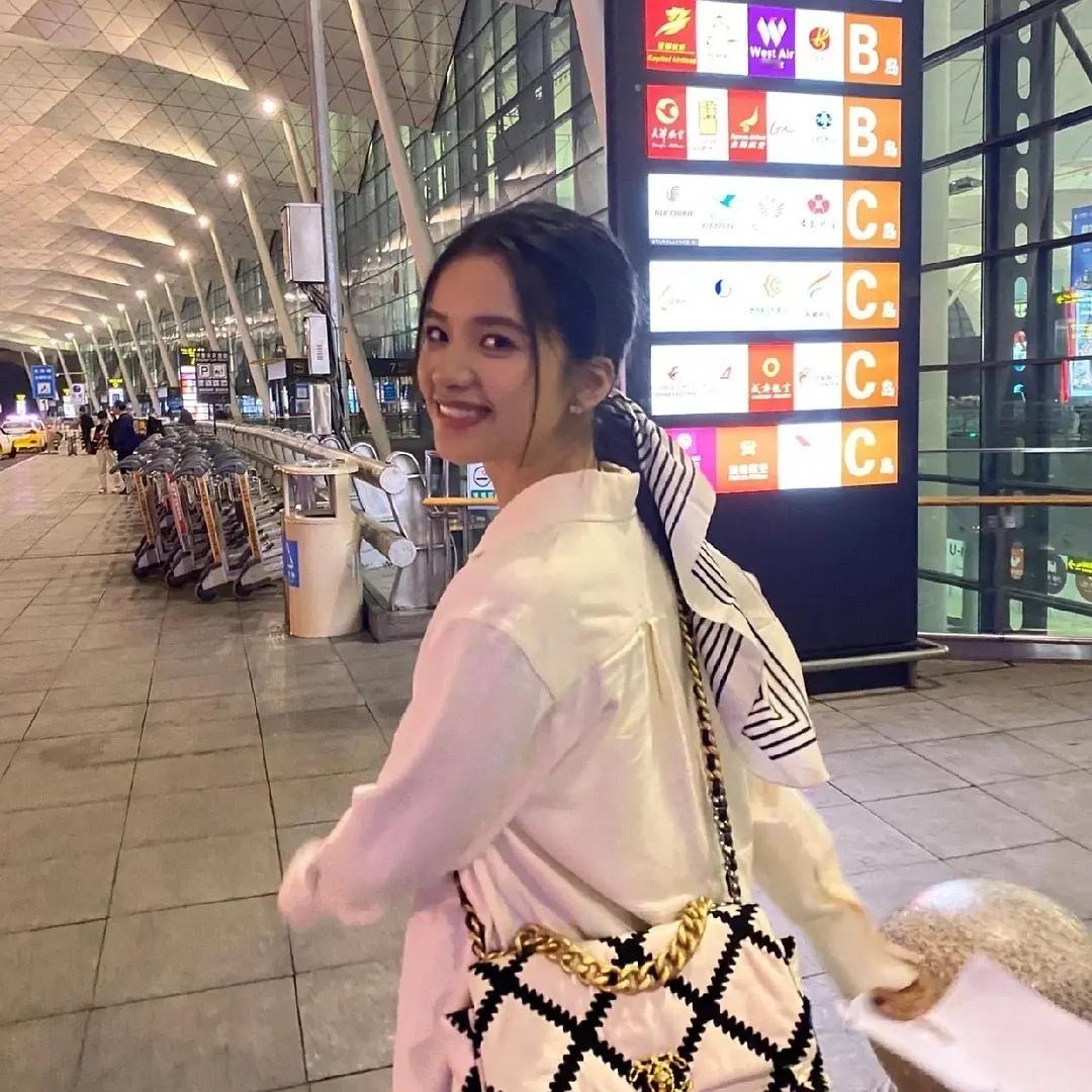 你们真心觉得张婧仪好看吗？ ​​​