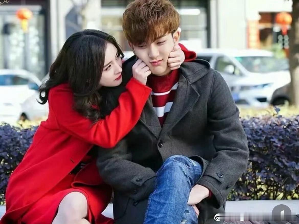 谁没看过呢杨幂黄子韬谈判官是收视年冠杨幂黄子韬曾合作谈判官原来是黄晓明给杨幂黄子