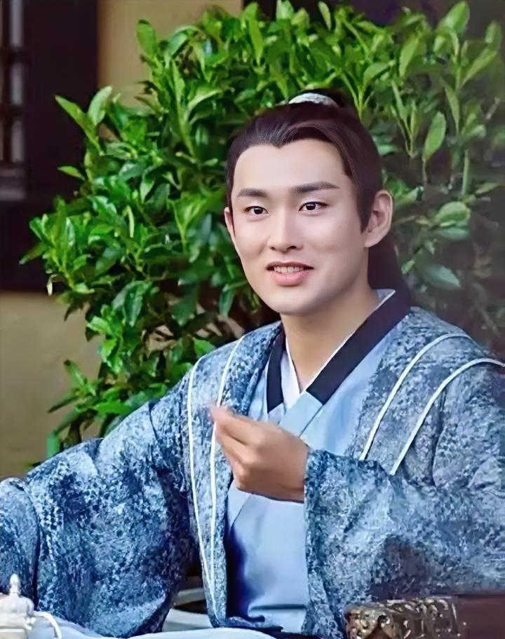 别回家了，你妈怕你被邻居打死。
这曾是王彦霖演完宇文怀后，亲妈对他下的最后通牒。