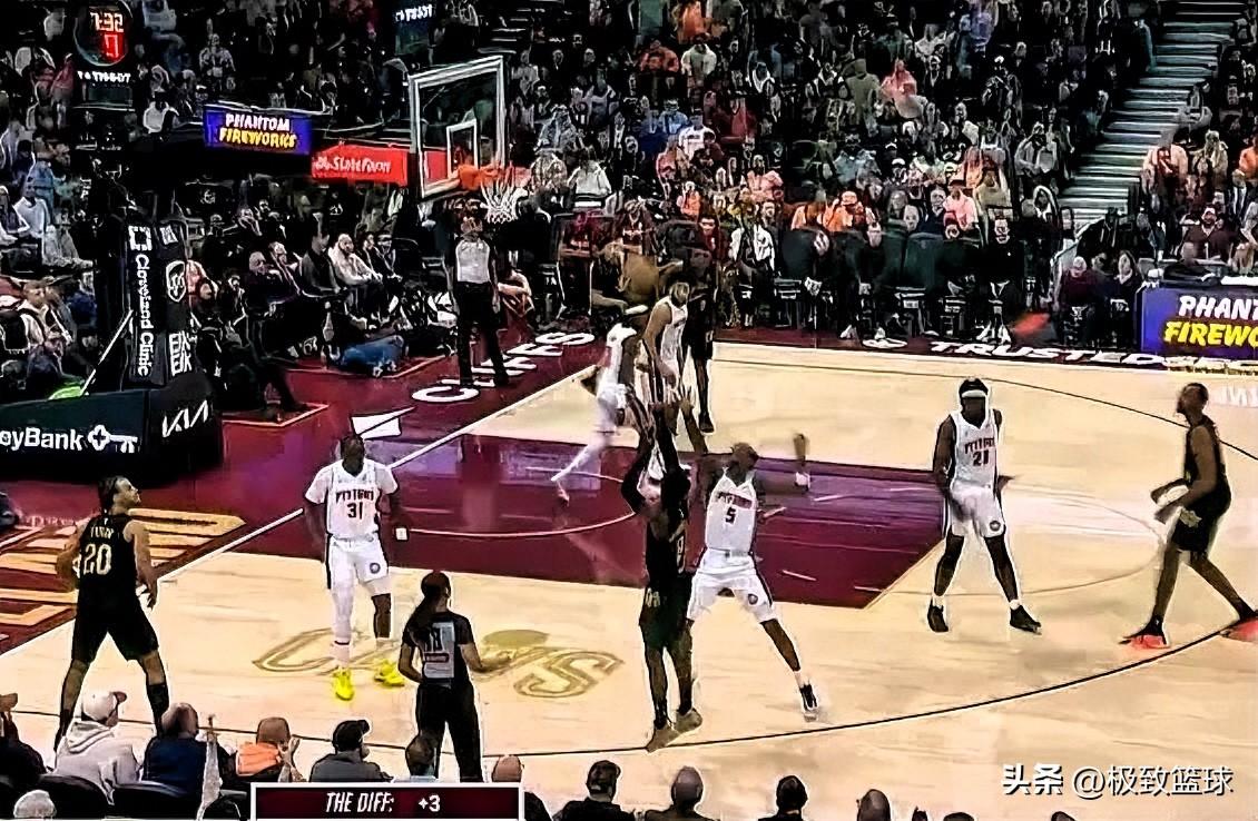 湖人旧将施罗德打疯了！在今日骑士对阵活塞的第二节比赛中，施罗德第二节内突外投连得