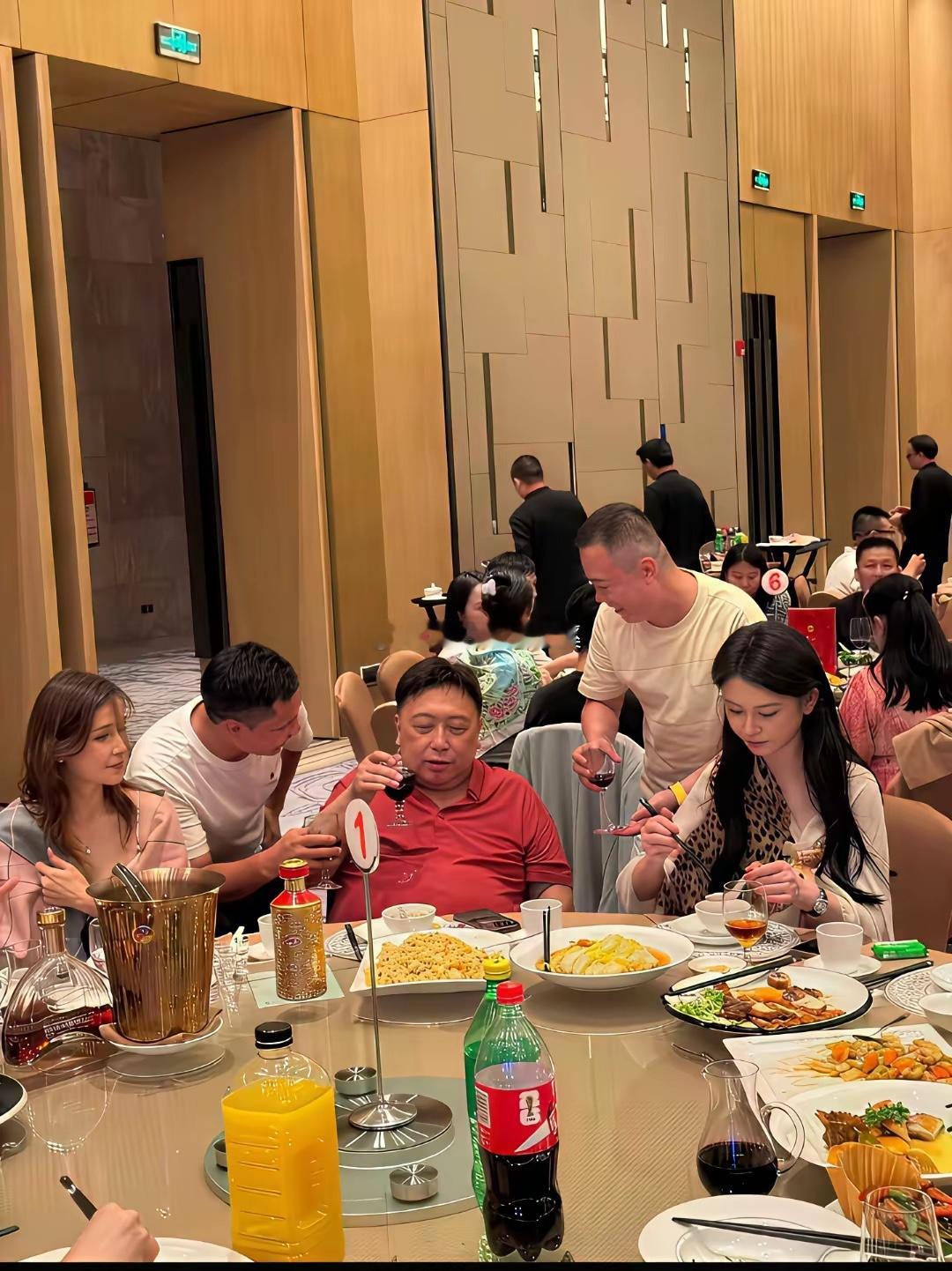 大导演聚餐竟是这样！ ​​​
