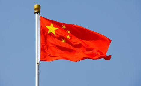 这两年，你有没有发现一个奇怪的现象？

我们越来越强大了，经济体量世界第二，产业