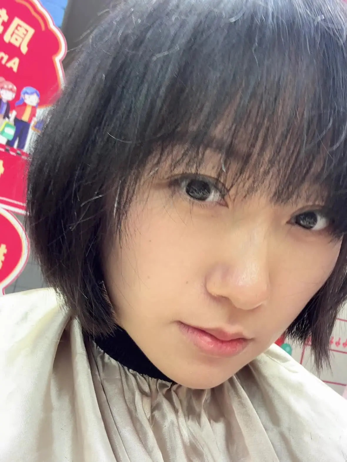 一年剪一次头发，冬短发，夏天长发，短发显头发多😃天冷洗头方便