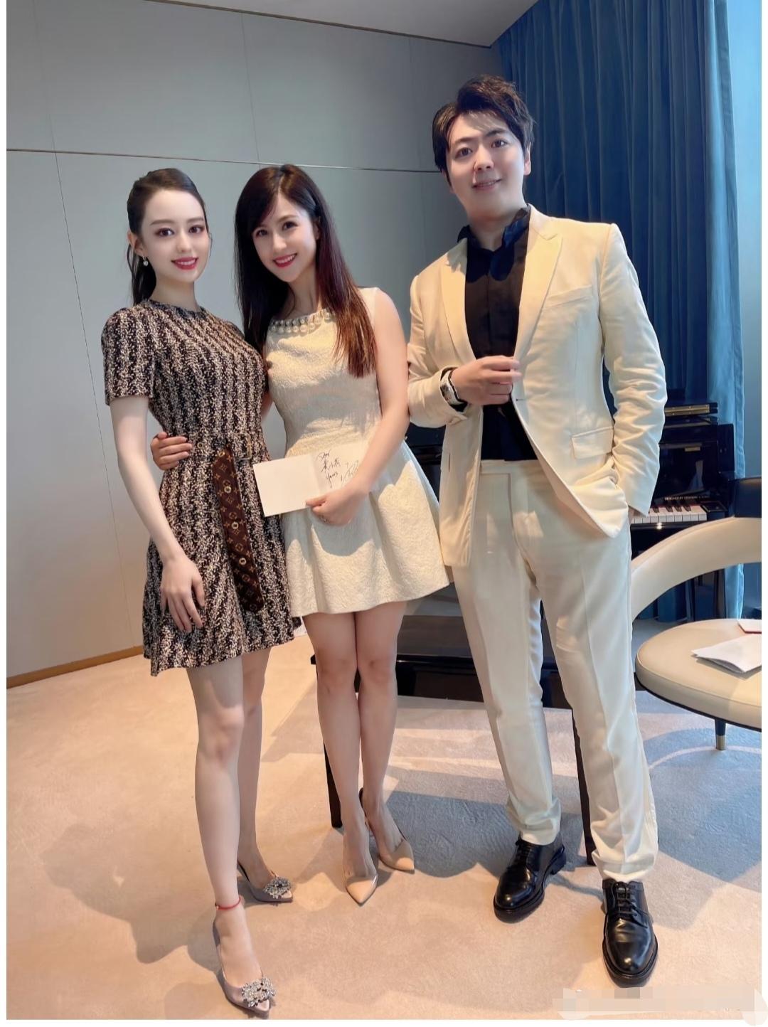 吉娜，脚脖子上这根红绳是干啥用的？