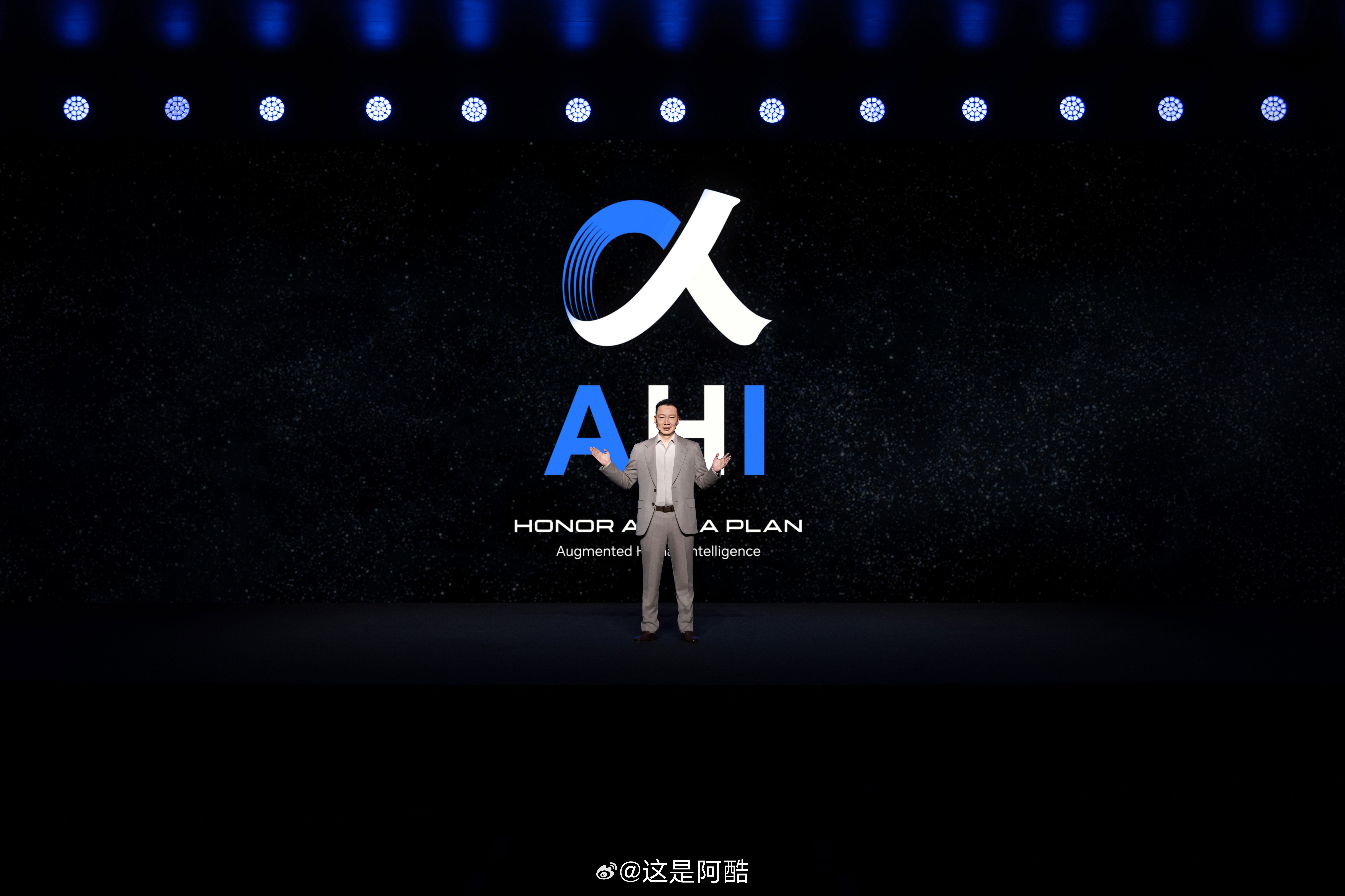 昨天李健还提出Augmented Human Intelligence（简称“A