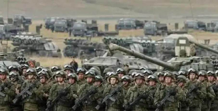 俄罗斯大量用雇佣兵，是为了把正规军压在后面当“保险”。
 
2014年克里米亚、