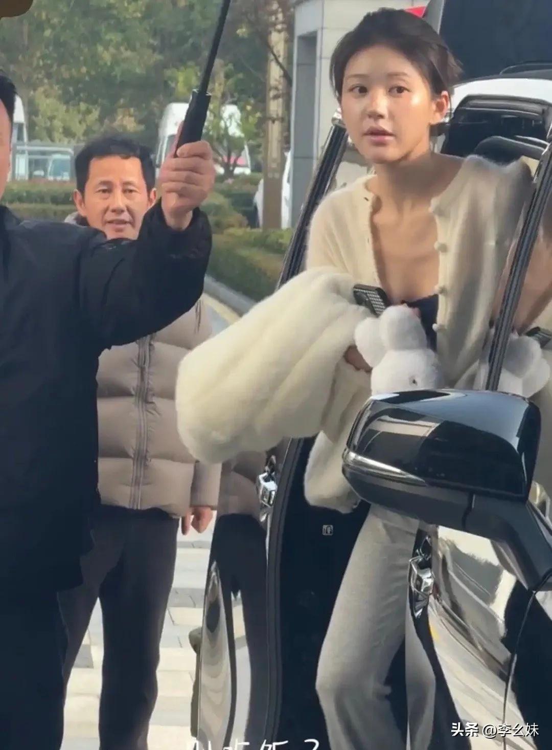 简直是一个模子刻出来的