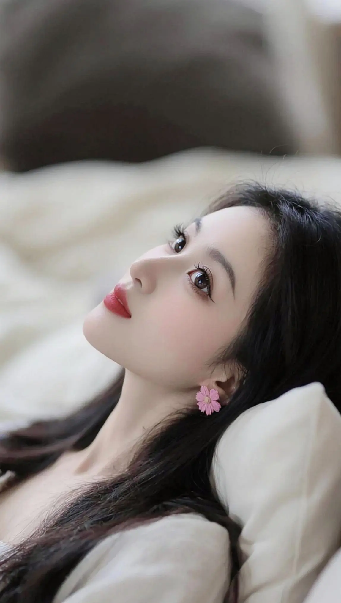 “这个世界我们只来一次 所以吃想吃的饭  见想见的人，看喜欢的风景，做...
