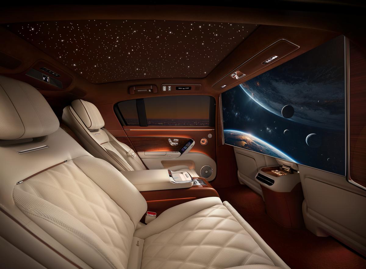 北京车展最大彩蛋，余承东亲口说200万级新车要来了
余承东直播里官宣，二季度末推