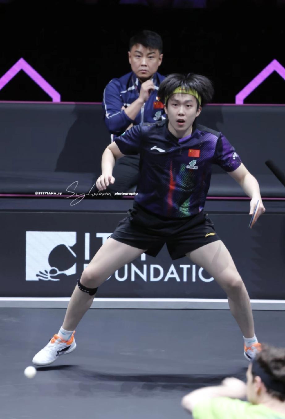 甜甜：头头前脚刚说完自己想吃火锅
莎莎：结果扭头就嫌弃太辣
黄油🧈：还说看着都