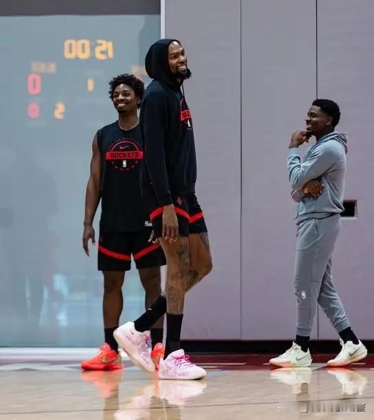 著名的数据网站Basketball Reference真是太看得起火箭了！据Ba