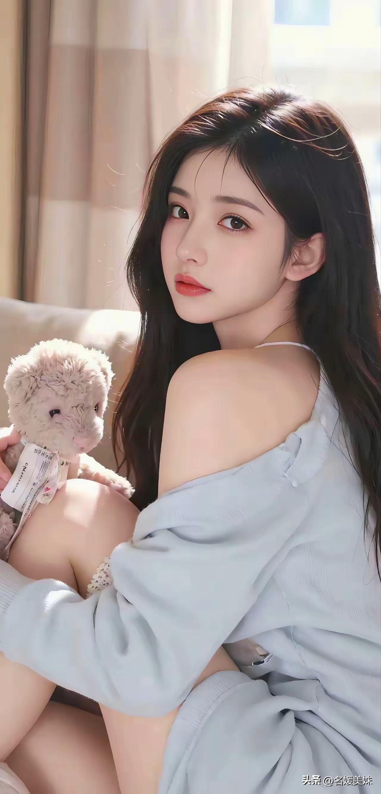 事过翻篇，人过不念，
不要站在雾里，
看不起你别人，
也看不清自己。