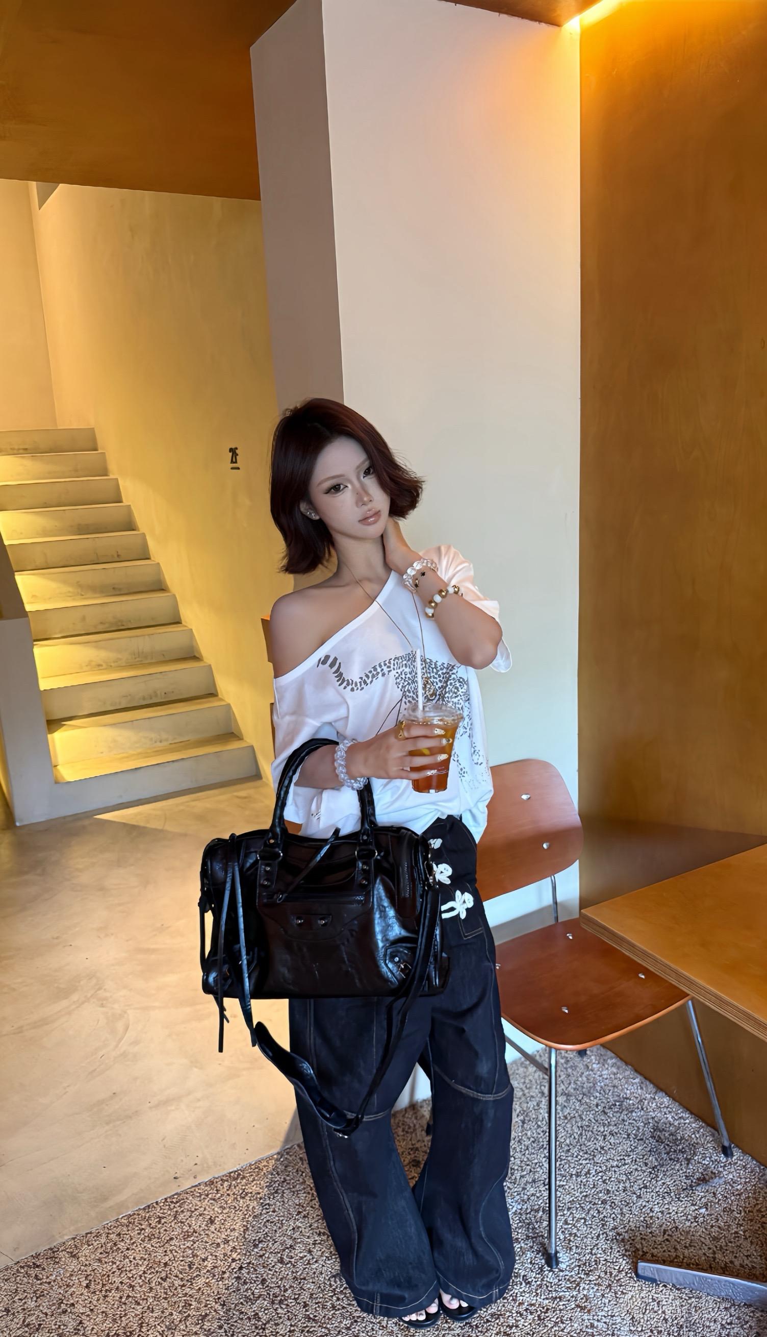 你的世界不缺我吗 好可惜 我已经闯进来了