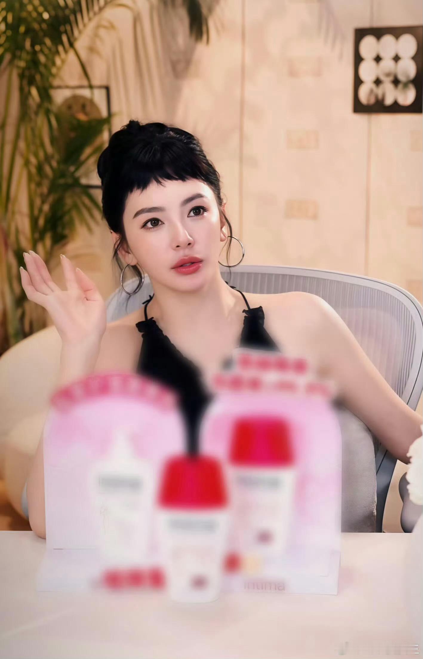 张雨绮开始改变风格了，不知道葛晓倩看到后什么反应？