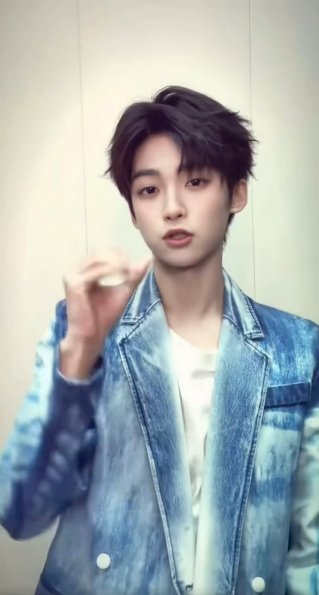 梓渝clouds手势舞营业 梓渝clouds手势舞营业好美萌的紫色小蛋糕  好会