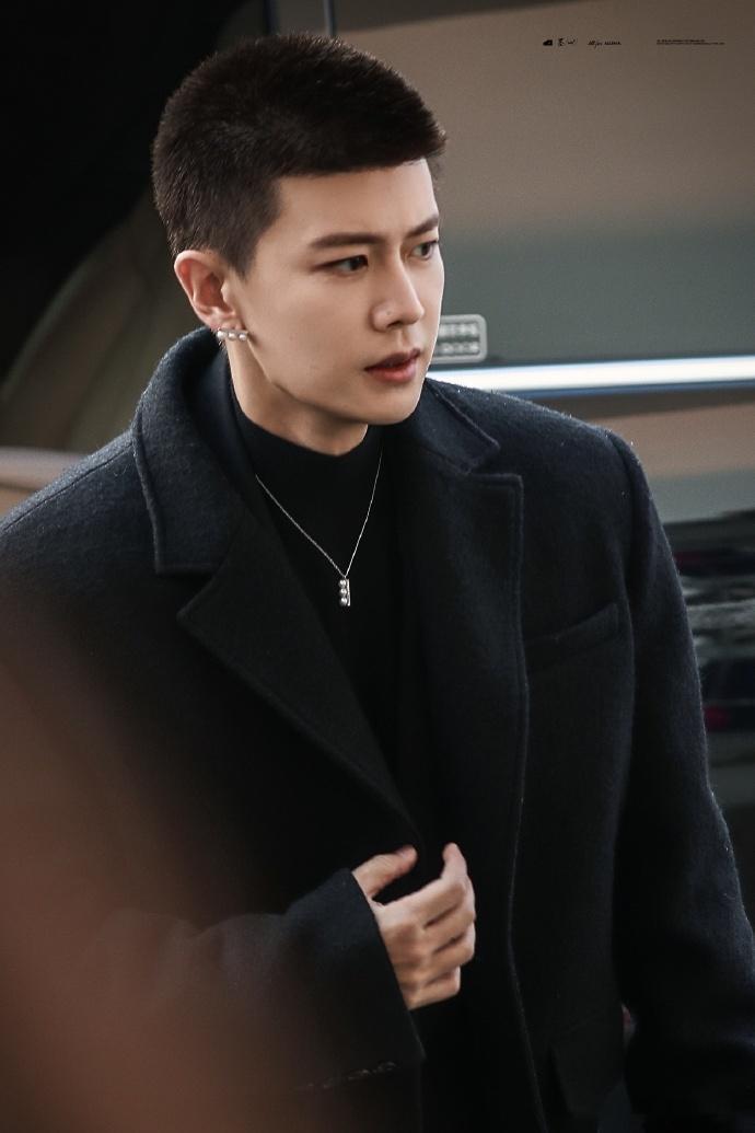 眼神戏任嘉伦没输过何贤在面对选择时的眼神，任嘉伦让角色的内心斗争与决策过程变得真