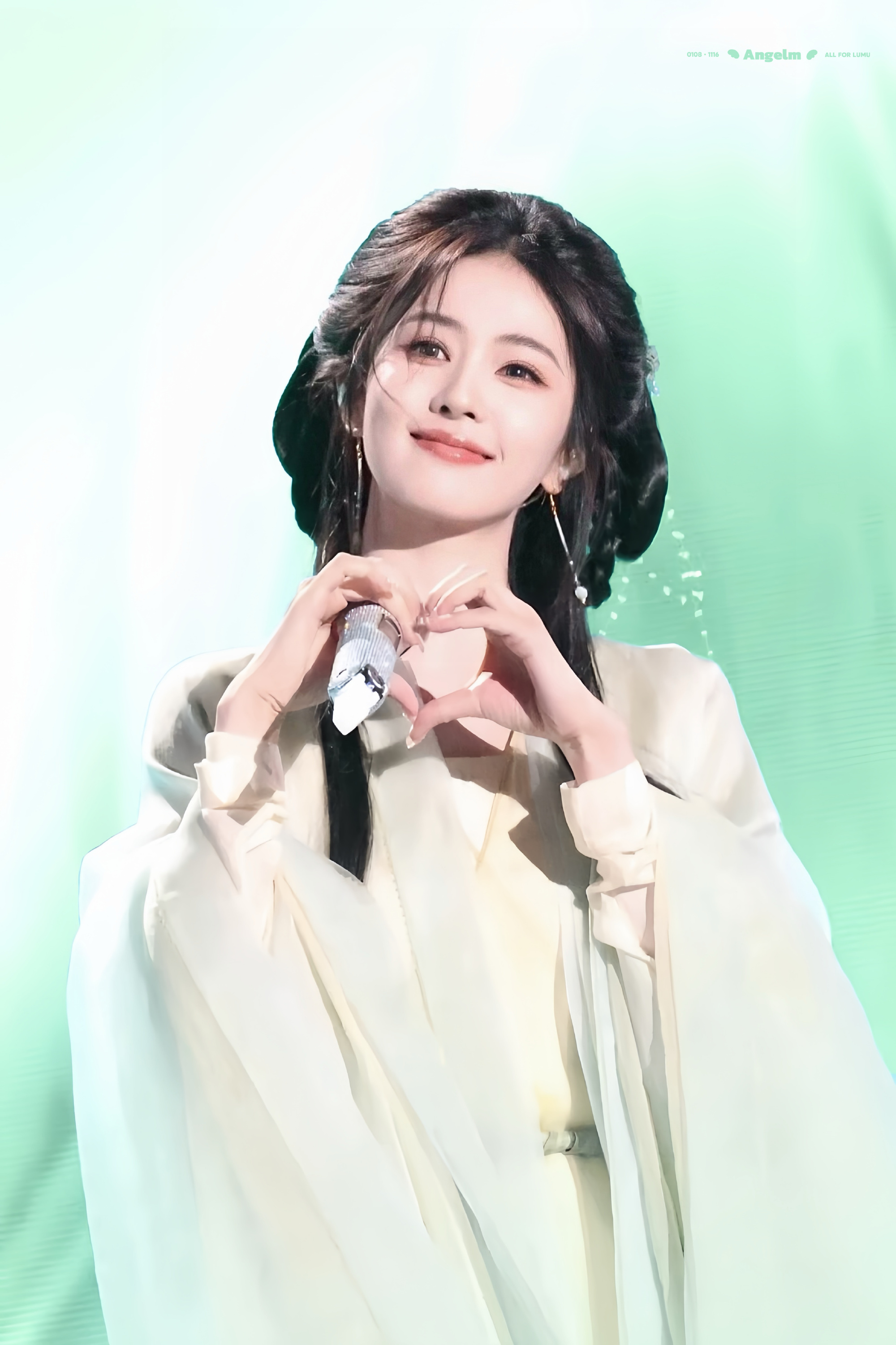 我爱伟大的站姐们每年愚人节我的相册都是要删内存腾位置的