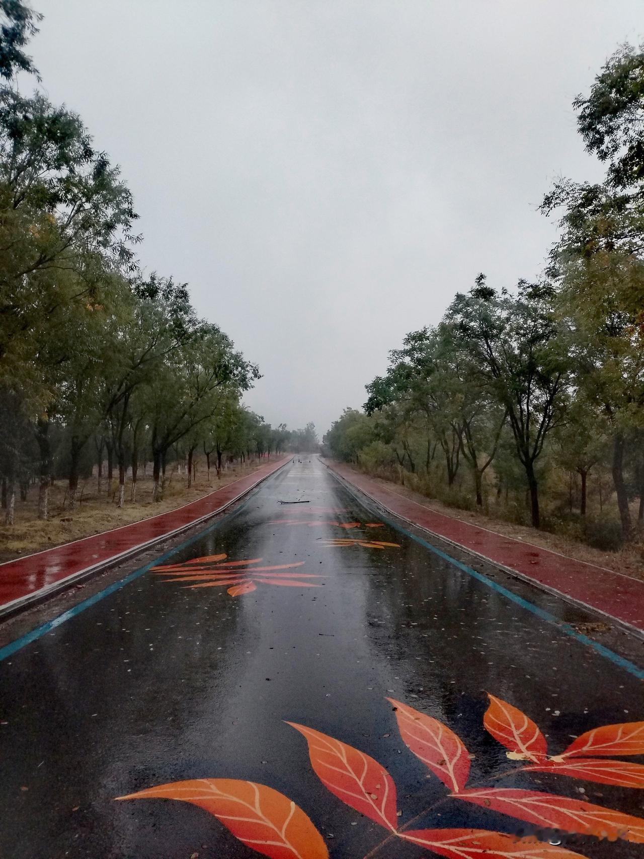 武当庙的雨

文//白雨

离我最近的一场法事
冻僵在童年某个寒冬的深夜

人到