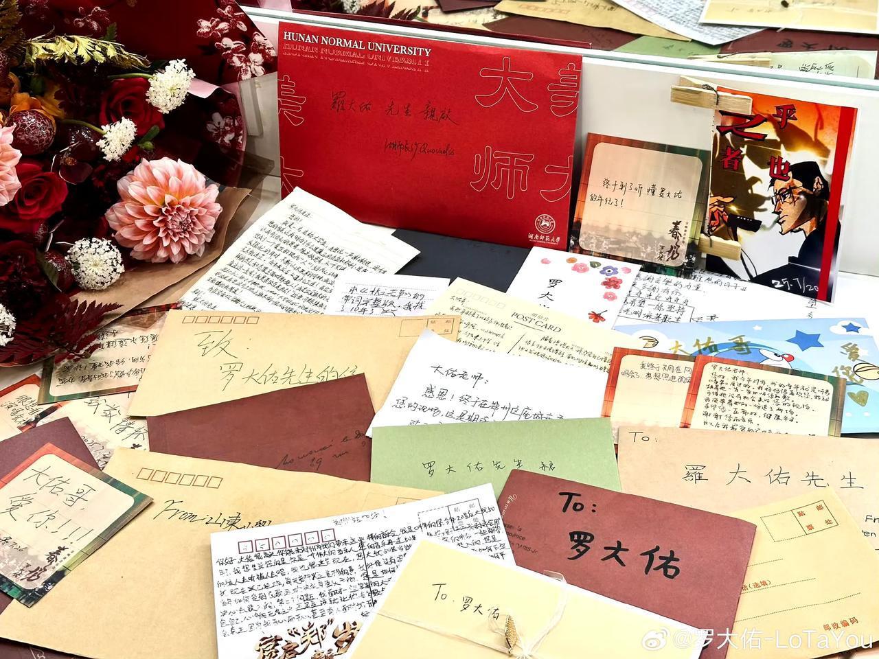 罗大佑没有时间应对林夕制造的“引战”，他这几天在忙着和郑州的歌迷交流，他在用行动
