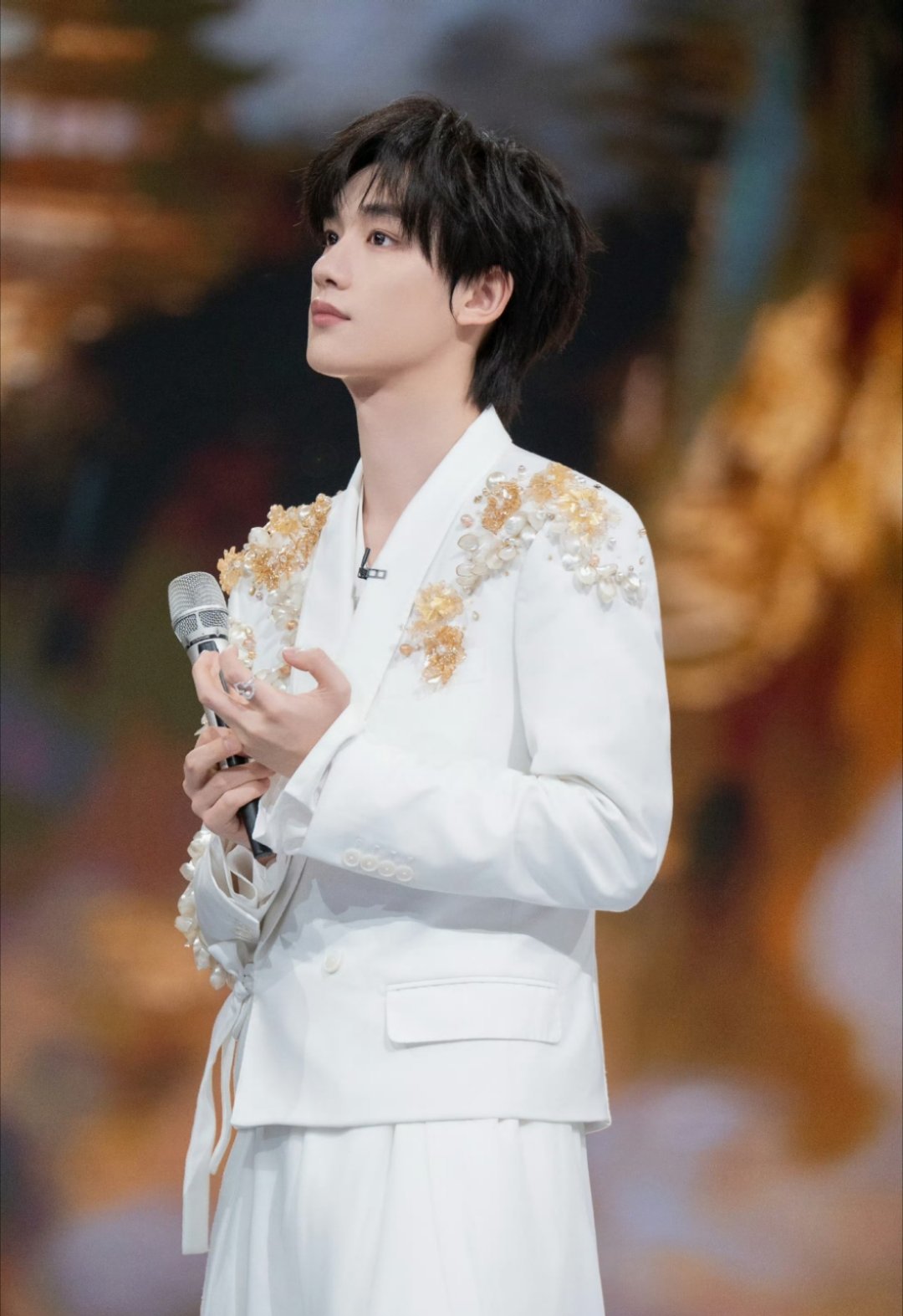 十一月顺利啊丁程鑫，想你想你！晚上hi6见[打call][打call] ​​​