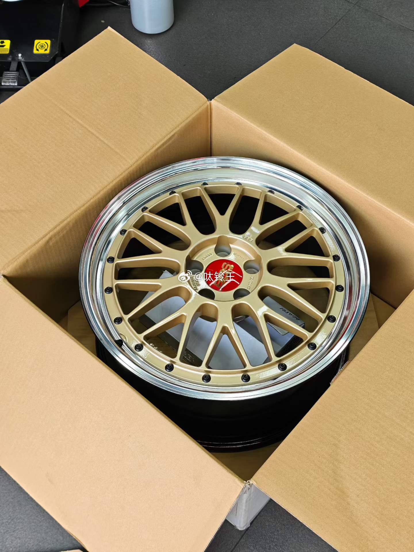 几个月的等待，大哥们的新鞋BBS 到货，看到过来安装咯 