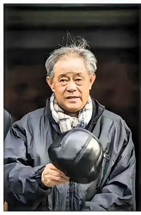 不得不佩服岳振华老营长的眼毒！当年在543部队，徐湖平手脚不干净爱偷奸耍滑，干活