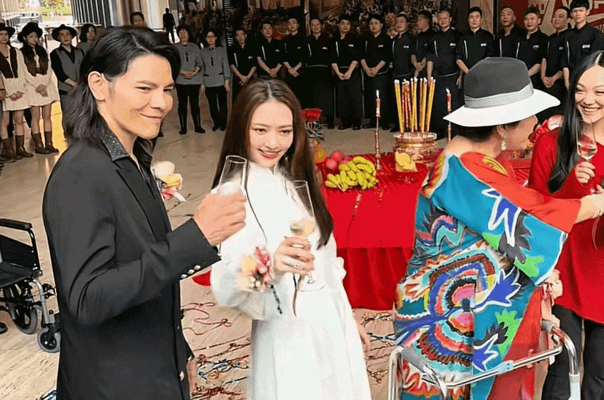 郭碧婷绝对是女星中嫁的好的典范！不信你看郭碧婷的状态就知道了。郭碧婷在婆家随心自