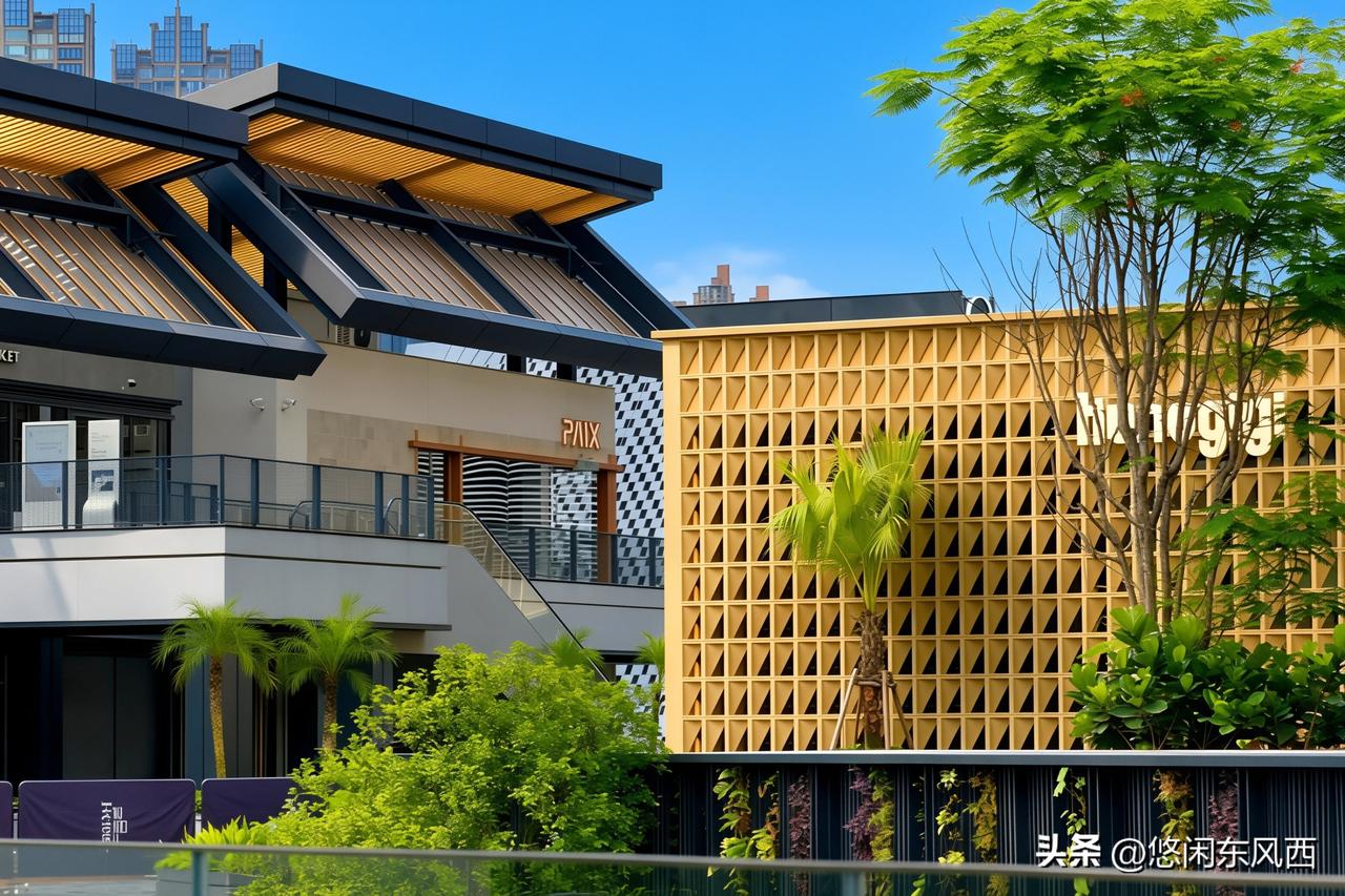 芳村太古里｜老厂房中的温柔与热烈荔湾太古里 
清晨时分的聚龙湾太古里，从大冲口地