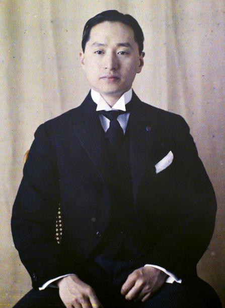 1959年，顾维钧趁妻子黄蕙兰睡着，偷偷溜进严幼韵的房间。令他意外的是，黄蕙兰趁