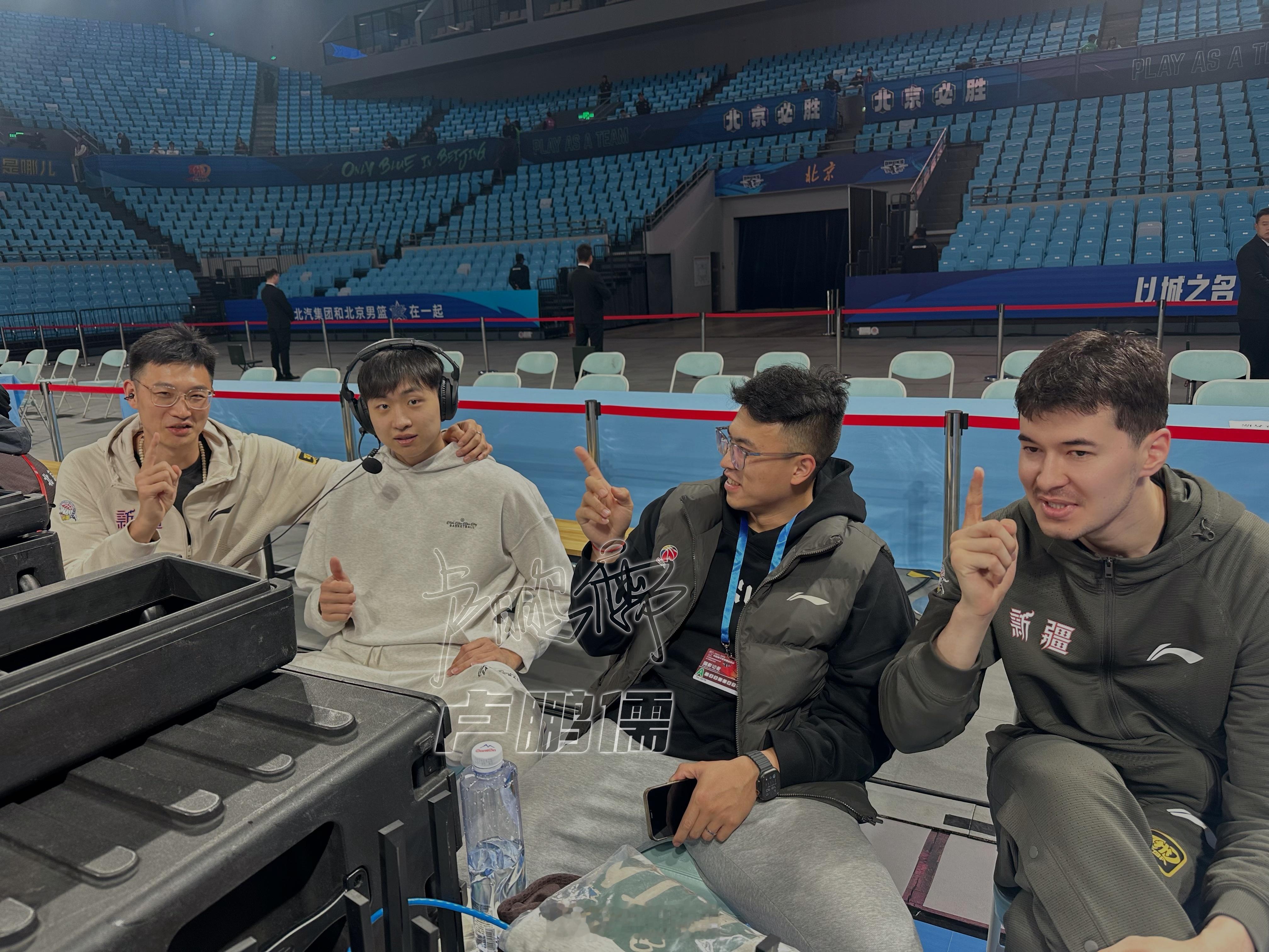 今天这解说阵容真庞大啊[doge][doge][doge]#cba30年##新疆