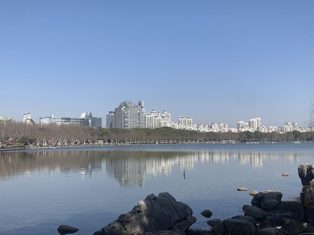 有网友在评论区留言，说过年期间牵线了一对男女，男的39，女的36，女的嫌弃男的学