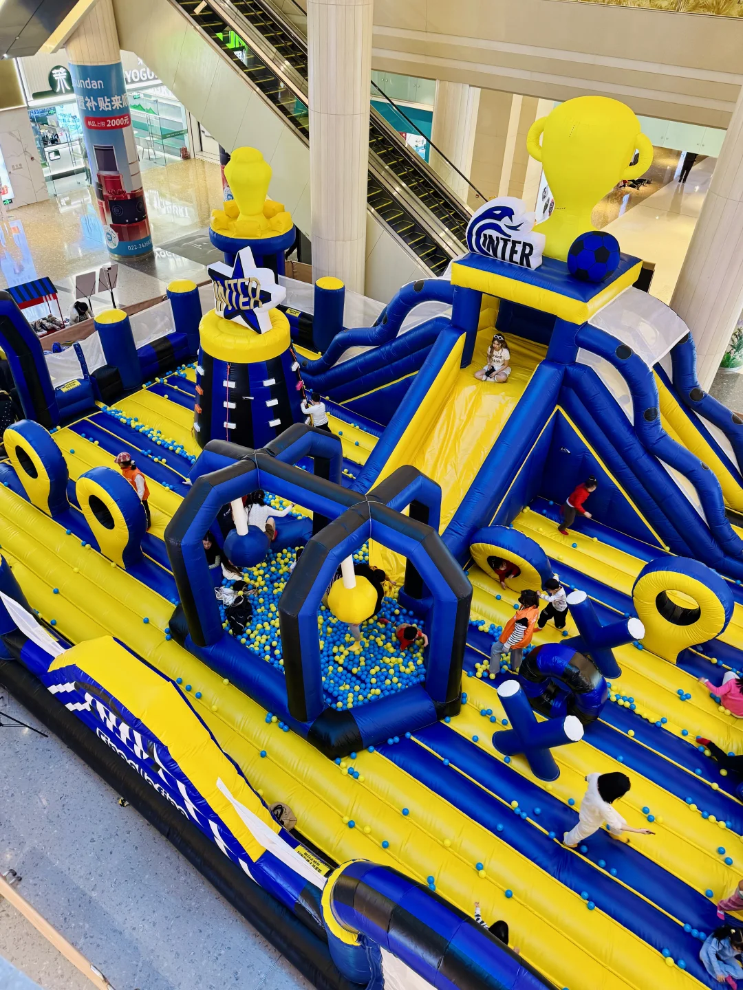 天津又发现一个遛娃的好地方，🐍年氛围拉满