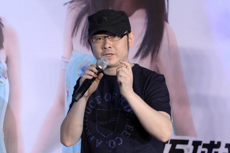 刀郎的成功靠的可不只是运气。首先是他扎实的音乐才华，他创作的歌曲旋律独特，像《2