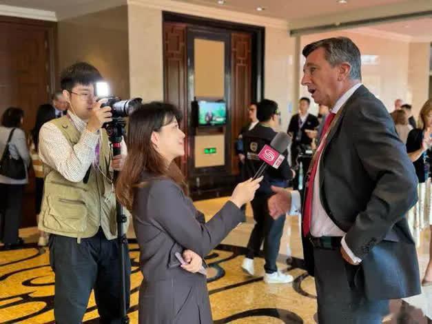 日本网友表示：中国的春晚机器人是盗取了日本的技术！那我倒想问问：日本现在敢不敢把
