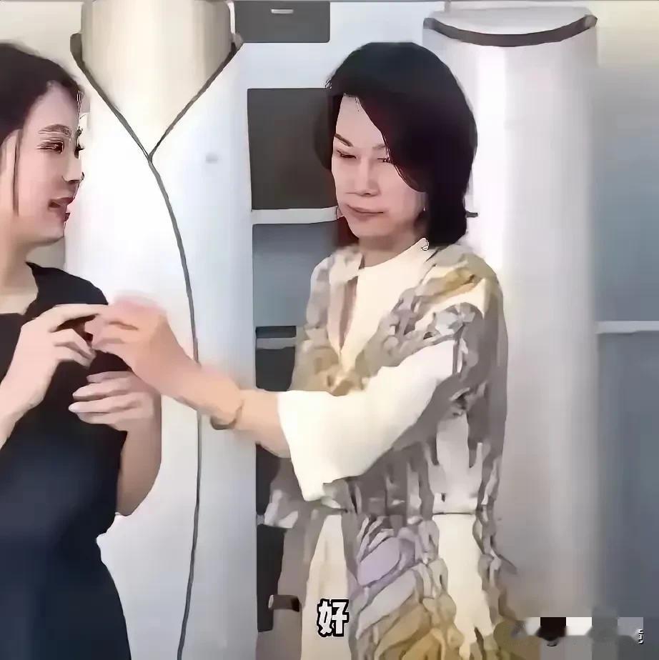 董明珠直播带货遭到了几万观众的嘲讽，消费者开始用脚投票，再一次证明了董明珠的一系
